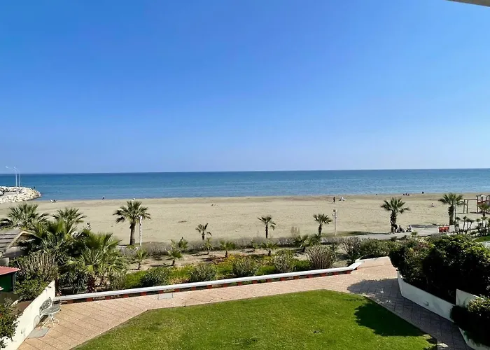 Sea View In Makenzy Lárnaca