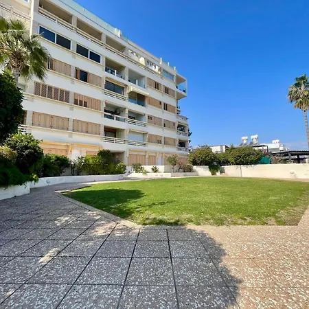 Apartment Sea View In Makenzy Larnaca