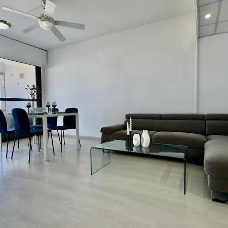 Sea View In Makenzy Apartment