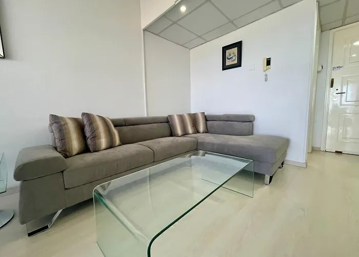 Sea View In Makenzy Apartamento Larnaca