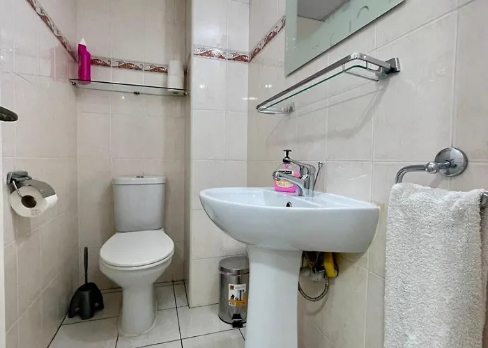 Sea View In Makenzy Apartamento Larnaca